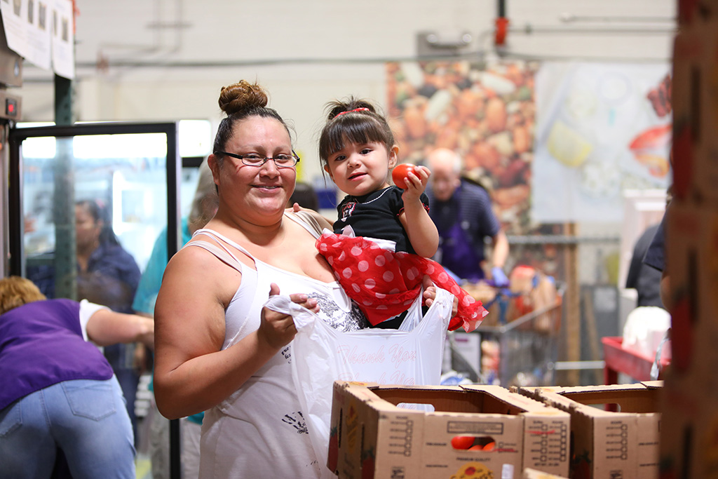 Desert Mission Food Bank - Helping families.